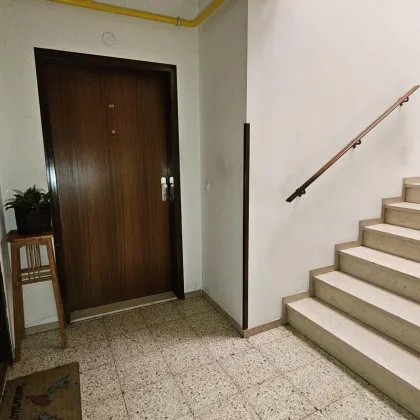 ERSTBEZUG NACH SANIERUNG! Frisch renovierte Wohnung ist bereit für neue Mieter! - Bild 2