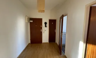unbefristet | große 2 Zimmer-Wohnung