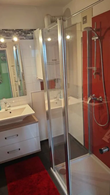 Gepflegte 3 Zimmer Wohnung mit schöner Küche & Stundungsvariante für Finanzierungsbeitrag! - Bild 1