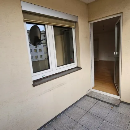 Unbefristete und geräumige 3-Zimmer-Wohnung mit Loggia! 1 Monat mietfrei!! - Bild 3