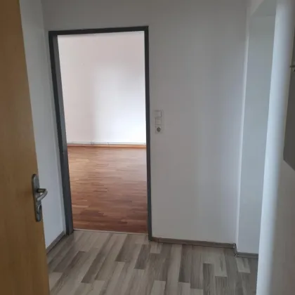 unbefristet | nette 3,5 Zimmer-Wohnung mit Stellplatz! - Bild 2