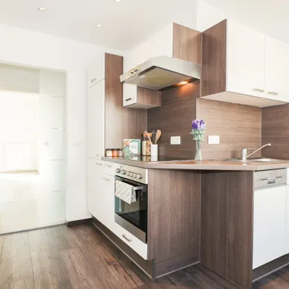 *BALKON* I HAUPTBAHNHOF I WG TAUGLICH I DUSCHE I HAUSTIERE WILLKOMMEN I AB SOFORT I 4. STOCK MIT LIFT I MODERN SANIERT I PROJEKT WOHNEN I - Bild 2