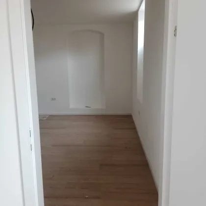 Seminarraum mit 2 Eingängen (auch als 2 separate Seminarräume 36 Personen nutzbar) - Bild 3