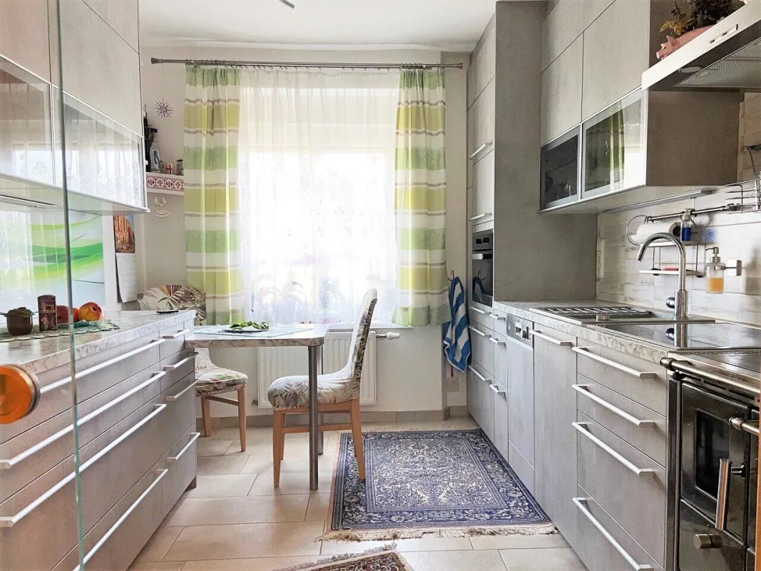 Generalsanierte, sofort beziehbare 82m² Eigentumswohnung im Hochparterre mit Balkon - Bild 1