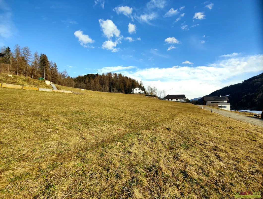 Leistbarer Wohn-Baugrund mit Fernblick. - Ruhige Lage nahe dem Zentrum. - Infrastruktur fußläufig erreichbar. - Bild 1