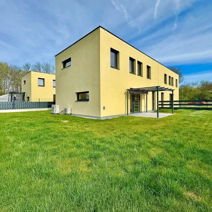 !!HERBSTAKTION!! Exklusives Neubauprojekt - großzügige Freiflächen - grüne Ruhelage - Luftwärmepumpe - 3-fach Verglasung - Autostellplätze - Bild 3