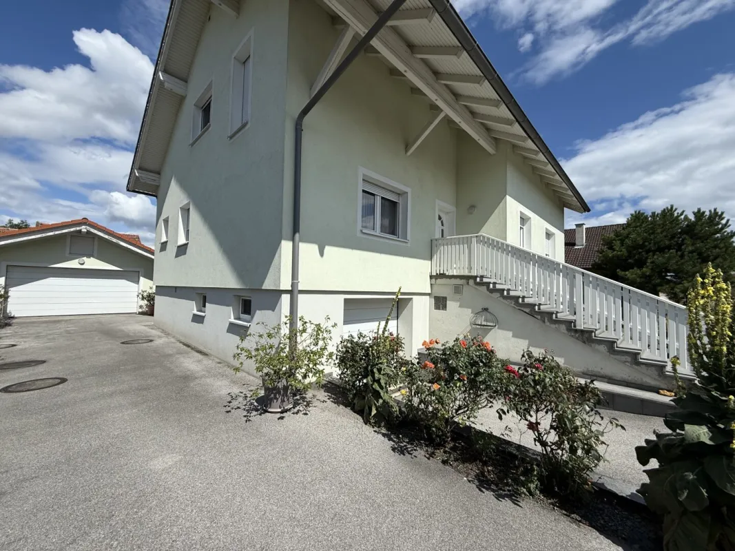 Saubersdorf - gepflegtes Familienhaus – 6 Zimmer, Balkon & Garagen für € 430.000,00! - Bild 1