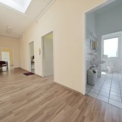 Helles Büro mit 113m² im IZ-Süd | Klima & Parkplätze | Teeküche - Bild 3