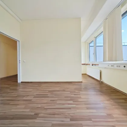 Helles Büro mit 113m² im IZ-Süd | Klima & Parkplätze | Teeküche - Bild 2