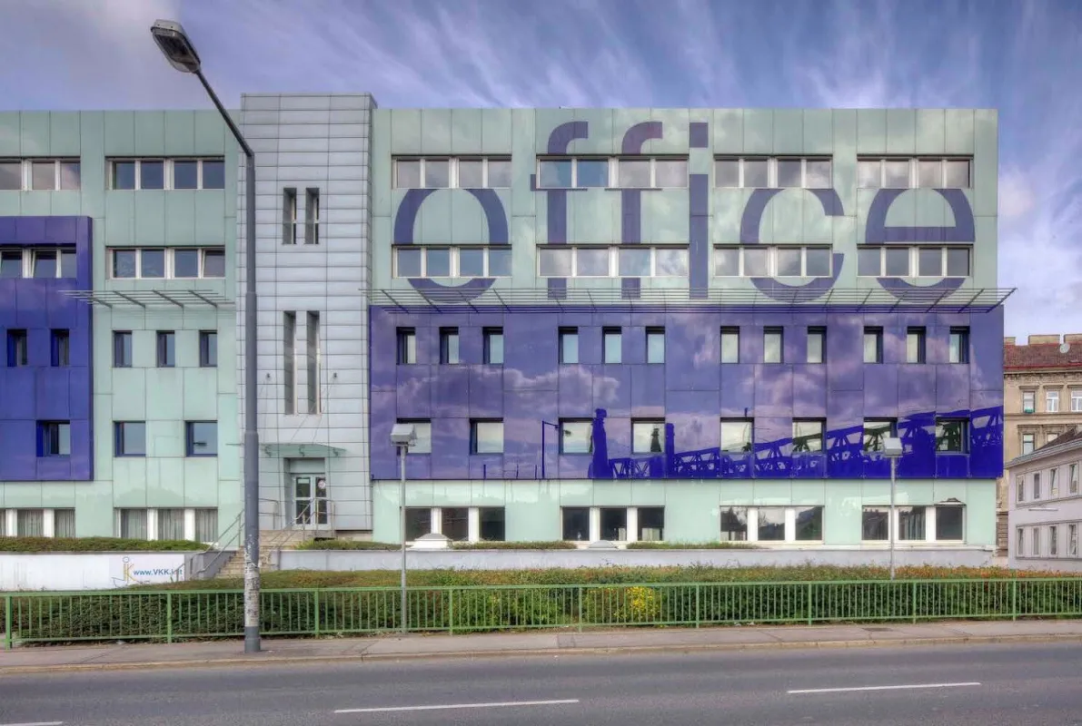 Attraktiver Büroneubau direkt an der U-Bahn - Bild 1