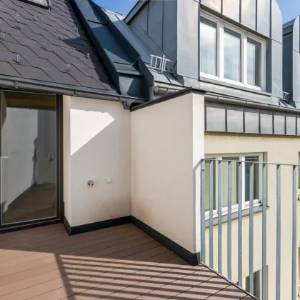 ERSTBEZUG // 3 ZIMMER DACHGESCHOSSWOHNUNG MIT BALKON +  MODERNE MARKENKÜCHE MIT GERÄTEN // ERLACHPARK - Bild 3
