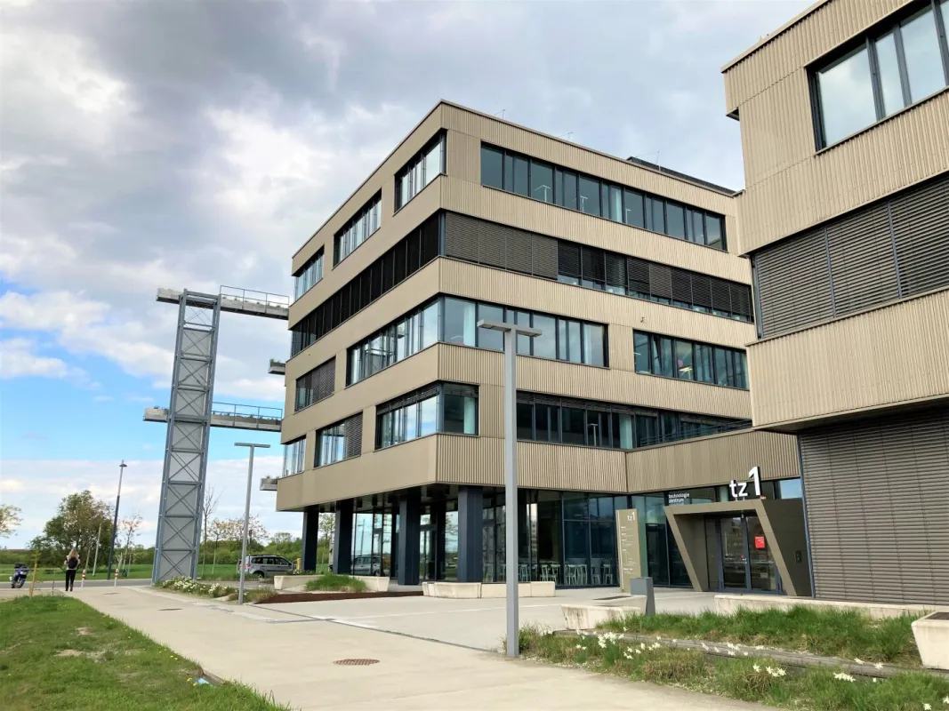 Top ausgestattete Bürofläche in Wien mit Terrasse und Tiefgarage in der Seestadt Wien - Bild 1