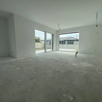 PROVISIONSFREI - Nur noch 1 Haus verfügbar - Neubau - Modernes Haus mit Pool - Belagsfertig - Bild 3