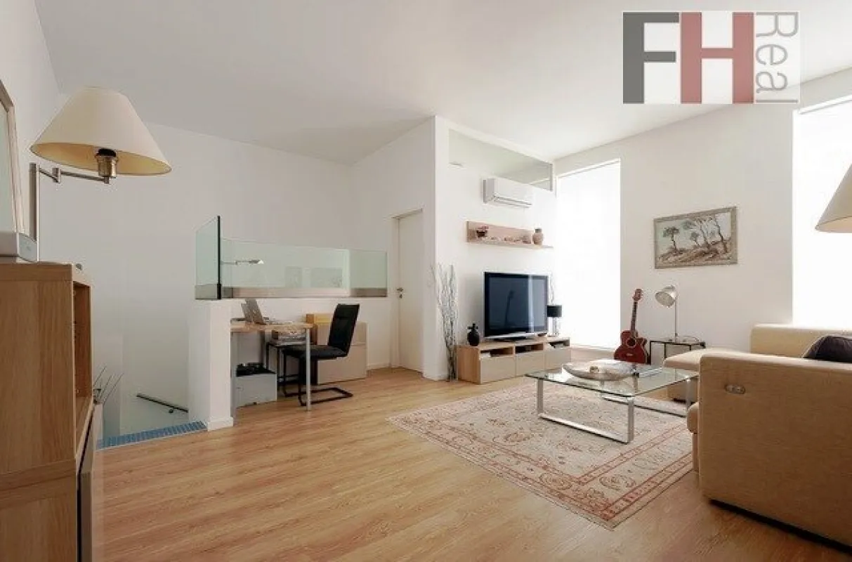 Elegante, topsanierte Maisonettewohnung in bester Neubauer Lage !! - Bild 1