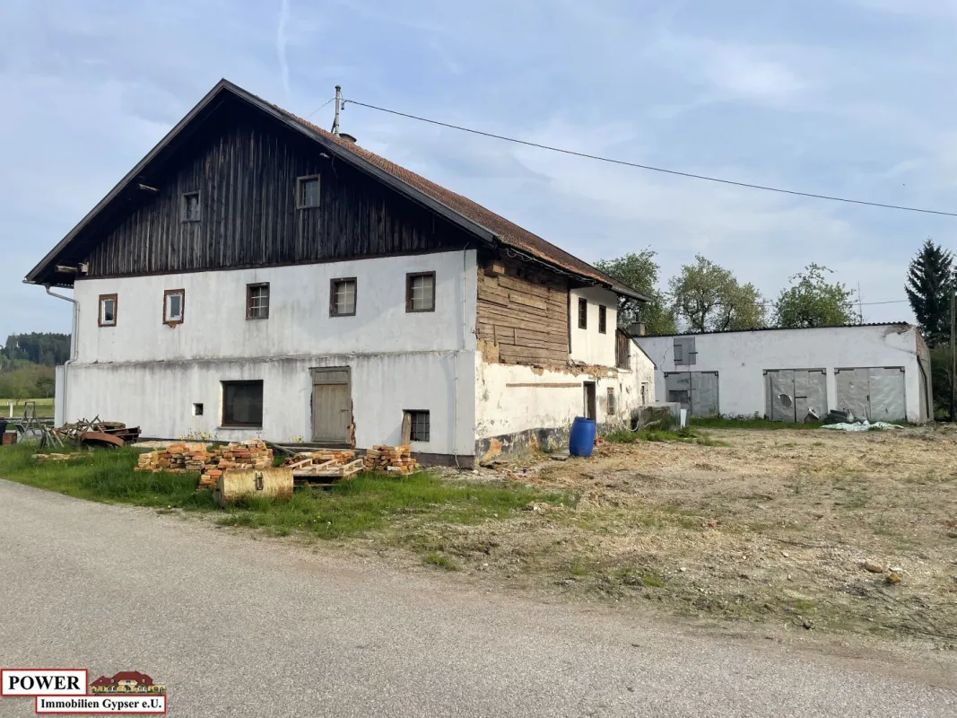 großer Baugrund mit sehr altem Bauernhaus! Eine Investitionsmöglichkeit für kreative Köpfe! - Bild 1