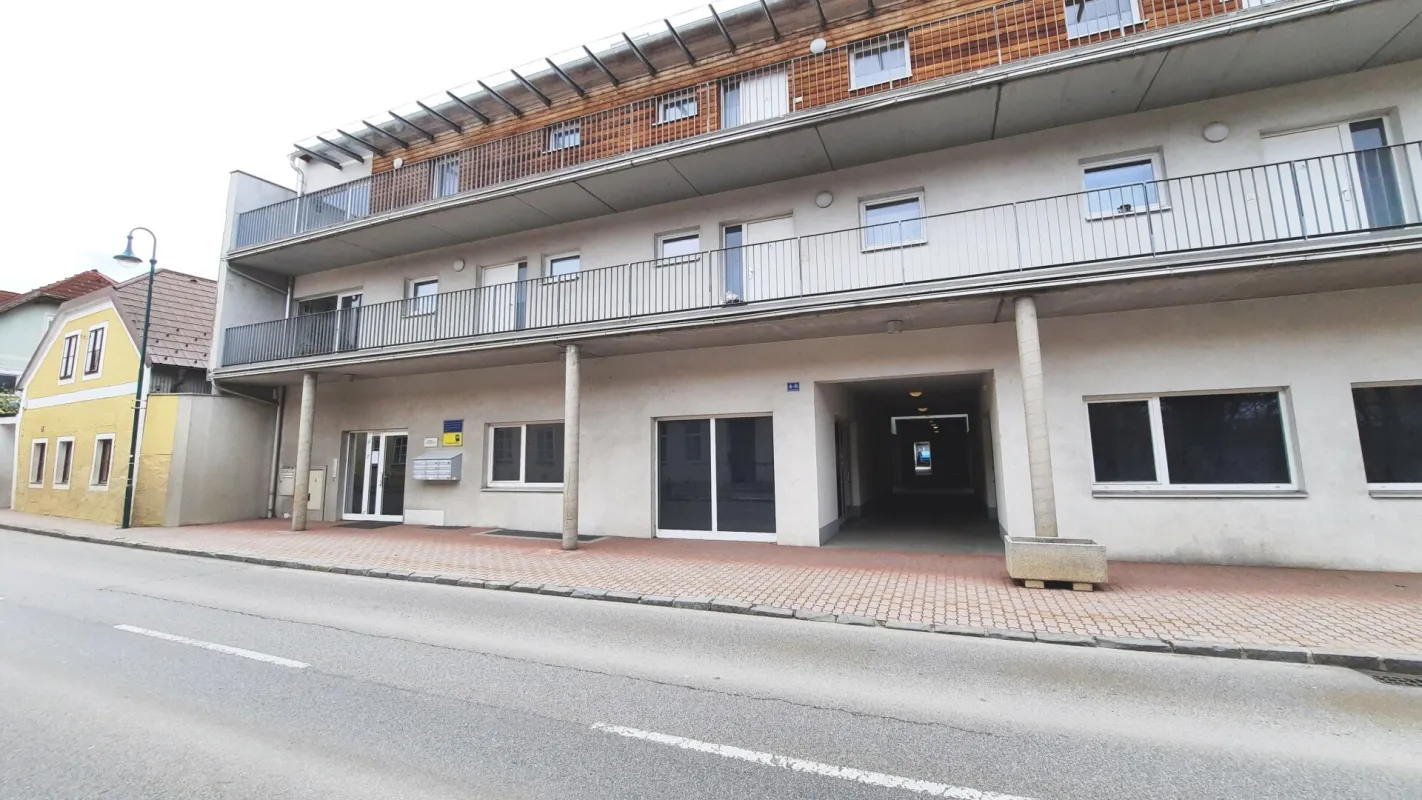 Zentral gelegenes Geschäftslokal im Edelrohbau in Hofstetten – PROVISIONSFREI - Bild 1