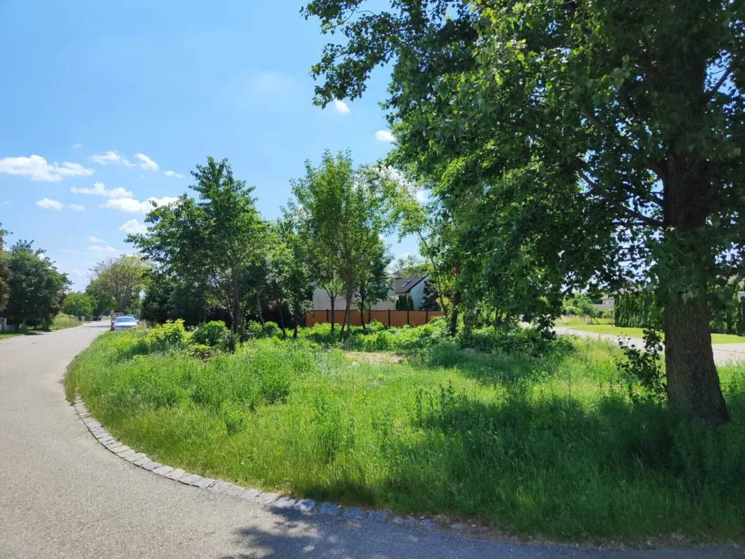 7132 Frauenkirchen - Eckbaugrund im schönen Burgenland - Bild 1
