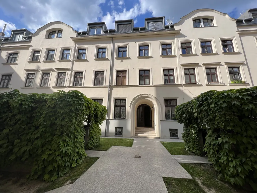 Wohnen im Grünen! Entzückende 3-Zimmer Wohnung in bester Lage! - Bild 1