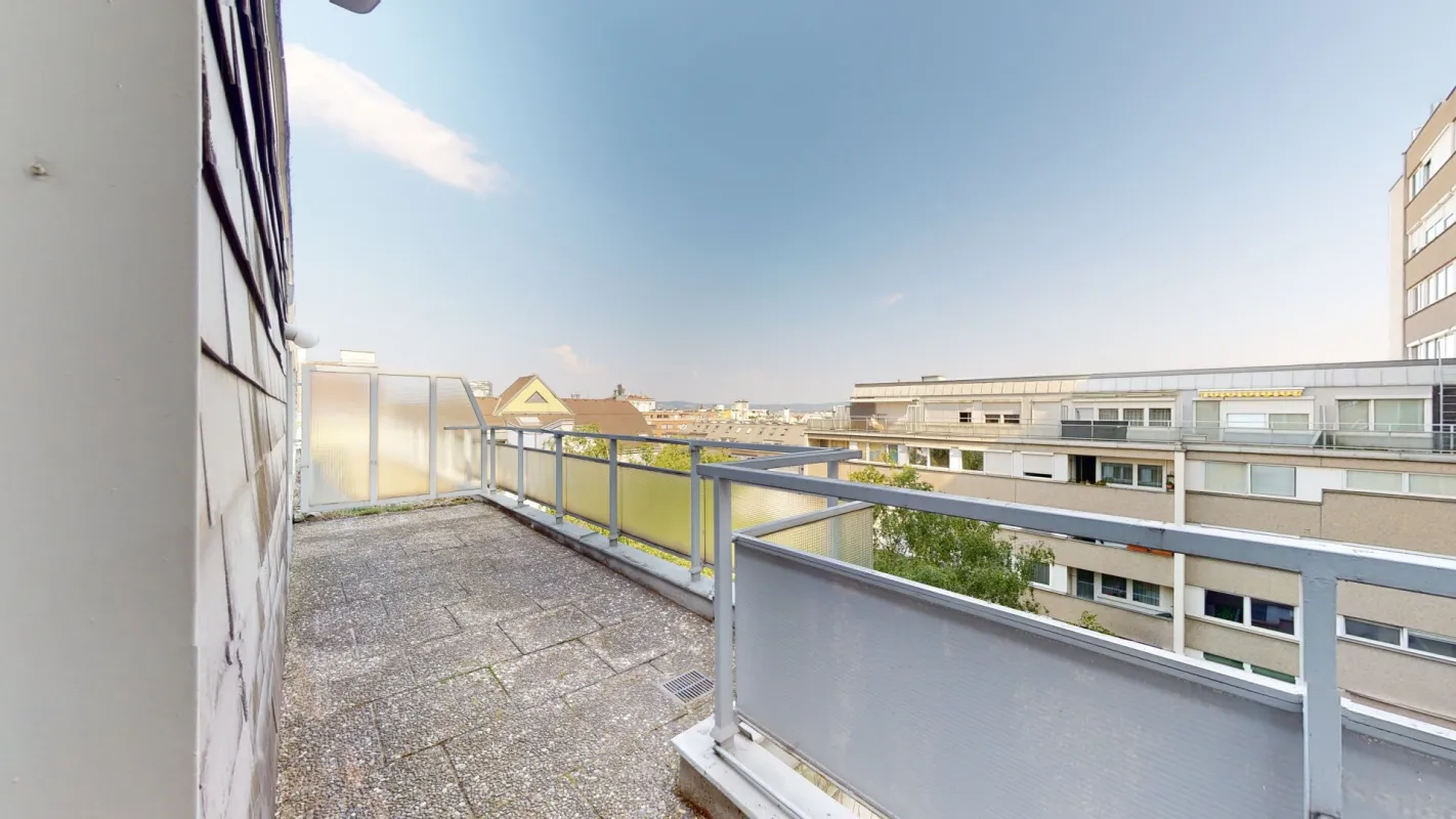 3% Rendite - Unbefristet vermietete DG-Anlegerwohnung mit 18m² Terrasse! - Bild 1