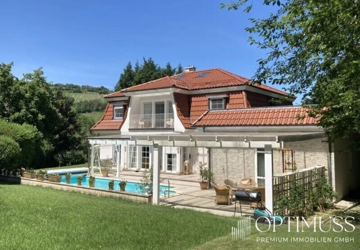 Ist es Ihr Wohntraum? Luxuriöse Familienvilla in Weidling ,mit Traumgarten,Schwimmpool, und Einfriedung wartet auf Sie! - Bild 1