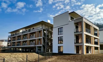 Exklusive 4 Zimmer Wohnung mit großer Balkonfläche - in zentraler Lage.