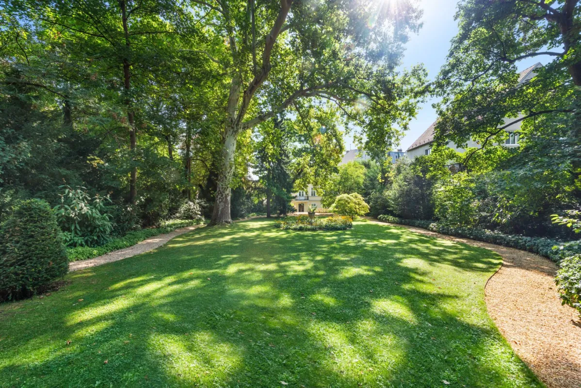 Außergewöhnliche Döblinger Residenz mit Parkgarten - Bild 1