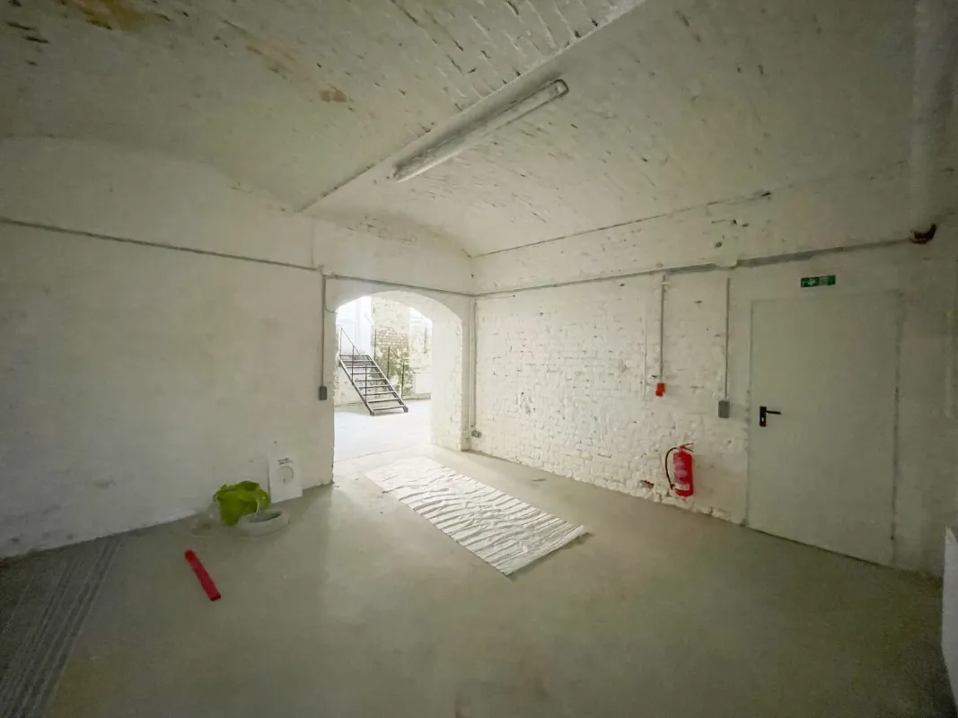 2 Monate Mietfrei - Geräumiges Kellergewölbe als Geschäftsfläche im 12.Wiener Gemeindebezirk zu vermieten - angrenzender Innenhof zur exklusiven Benutzung - Bild 1