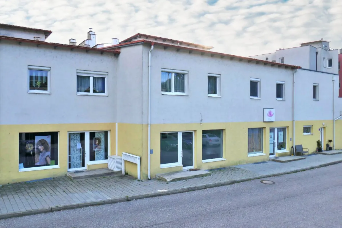 Büro/Praxis/Geschäftslokal unweit Pressbaumer Zentrum inkl. 2 PKW-Stellplätzen - Bild 1