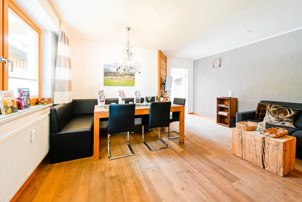 Sehr schöne 50 m² Gartenwohnung in unmittelbarer Nähe zur Bergbahn Ellmau und Bergdoktorhaus - Bild 1