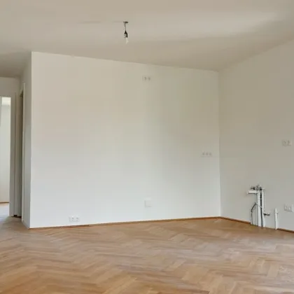 Moderne Architektur inmitten der Natur - Hochwertige Dachgeschoss 3-Zimmer Wohnung mit Balkon! - Bild 2