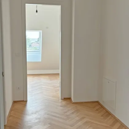 Moderne Architektur inmitten der Natur - Hochwertige Dachgeschoss 2-Zimmer Wohnung mit Balkon! - Bild 3