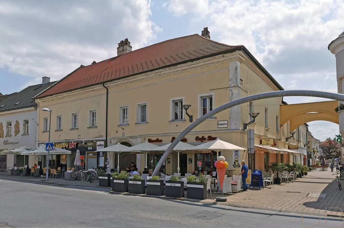 Anlage Paket (ca 5,87% Netto Rendite) INKLUSIVE BEWILLIGTEN Einreichplan für 631,45m² Wnfl DG Ausbau zu verkaufen! - Bild 1