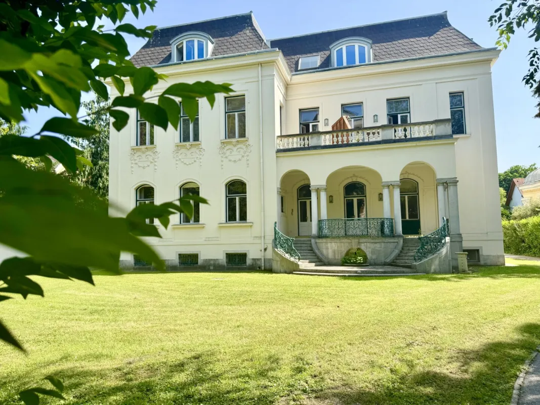 Juwel in stilvoller Jugendstilvilla, Eigengarten mit 92m2 + Parkgarten zur allgemeinen Nutzung - Bild 1