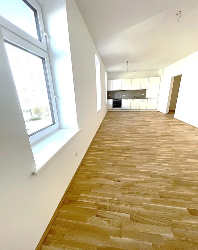 Perfekte City-Wohnung! 2-Zimmer mit Loggia und Einbauküche! - Bild 1