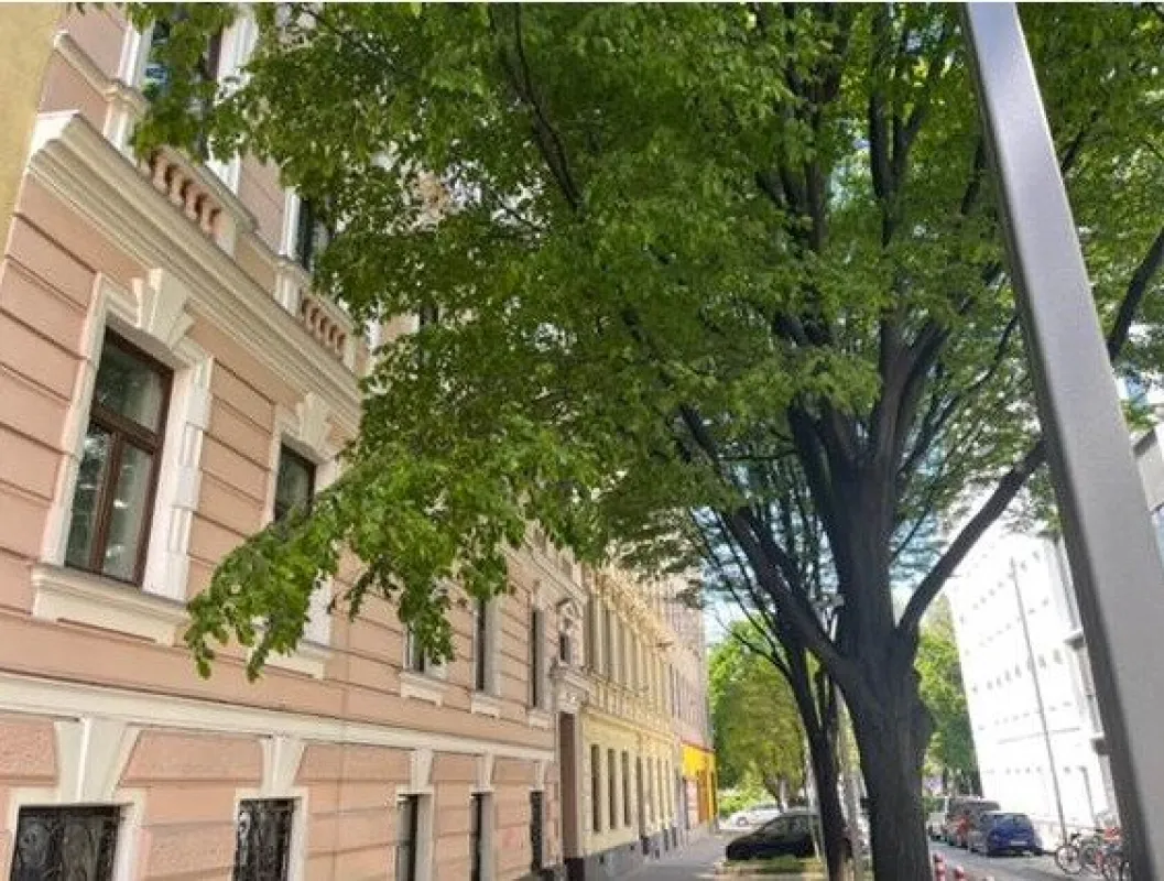 Bestandsfrei ! Attraktives Zinshaus mit bereits baugenehmigten DG-Ausbaupotenzial in ruhiger Wohnstraße! - Bild 1