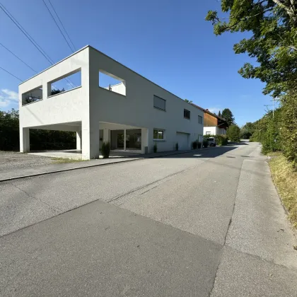 Moderne Büro- oder Praxisfläche mit bester Verkehrsanbindung - inklusive 4 Stellplätzen! - Bild 2