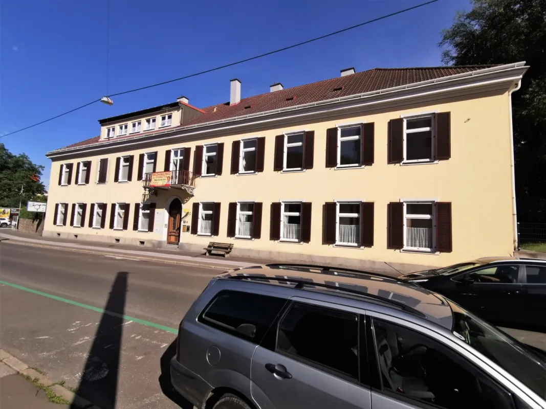 ZENTRUMSNÄHE, geräumige Altbauwohnung zur Miete - Bild 1