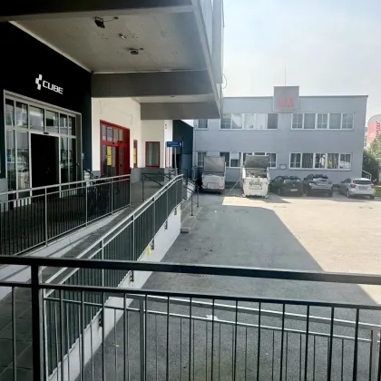 Große Gewerbefläche im FMZ Auhof zu vermieten - Bild 2