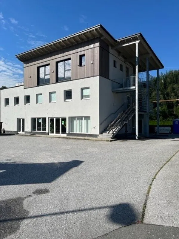 Bis zu 4 Büroplätze in Gemeinschaftsbüro mit IT-Firma zu vermieten (abgeschlossen oder als Coworking) - Bild 1
