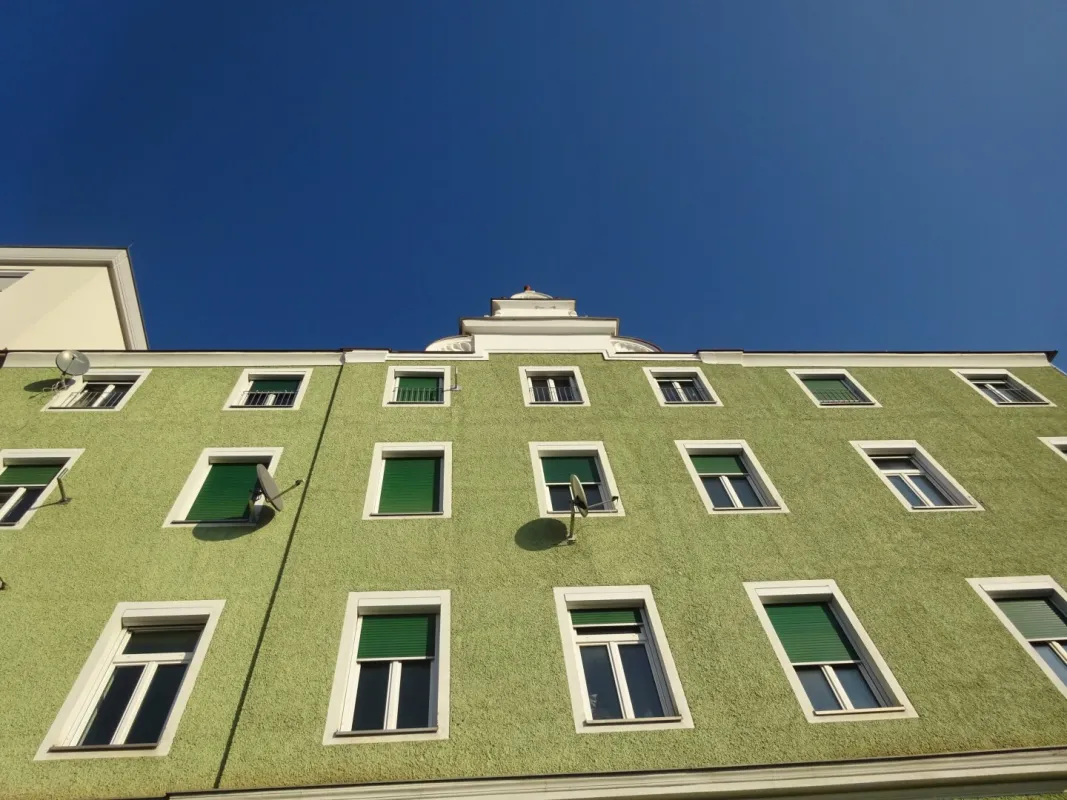 Zentrale Stadtlage - Bestandsfreies 4-geschossiges Zinshaus mit Bau - und Projektreserve - Bild 1