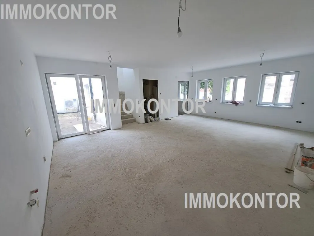 VIEL PLATZ im Ortskern - provisionsfrei für den Käufer - Bild 1