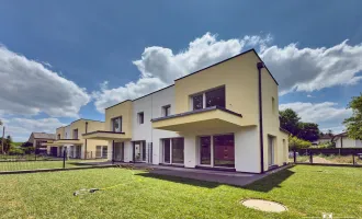 NEU! ++ ERSTBEZUG / ZIEGELMASSIV / SCHÜSSELFERTIG ++ 152,50 m² ++ 5 ZIMMER + 2 BALKONE + TERRASSE + EIGENGARTEN + 2 PKW Stellplätze ++