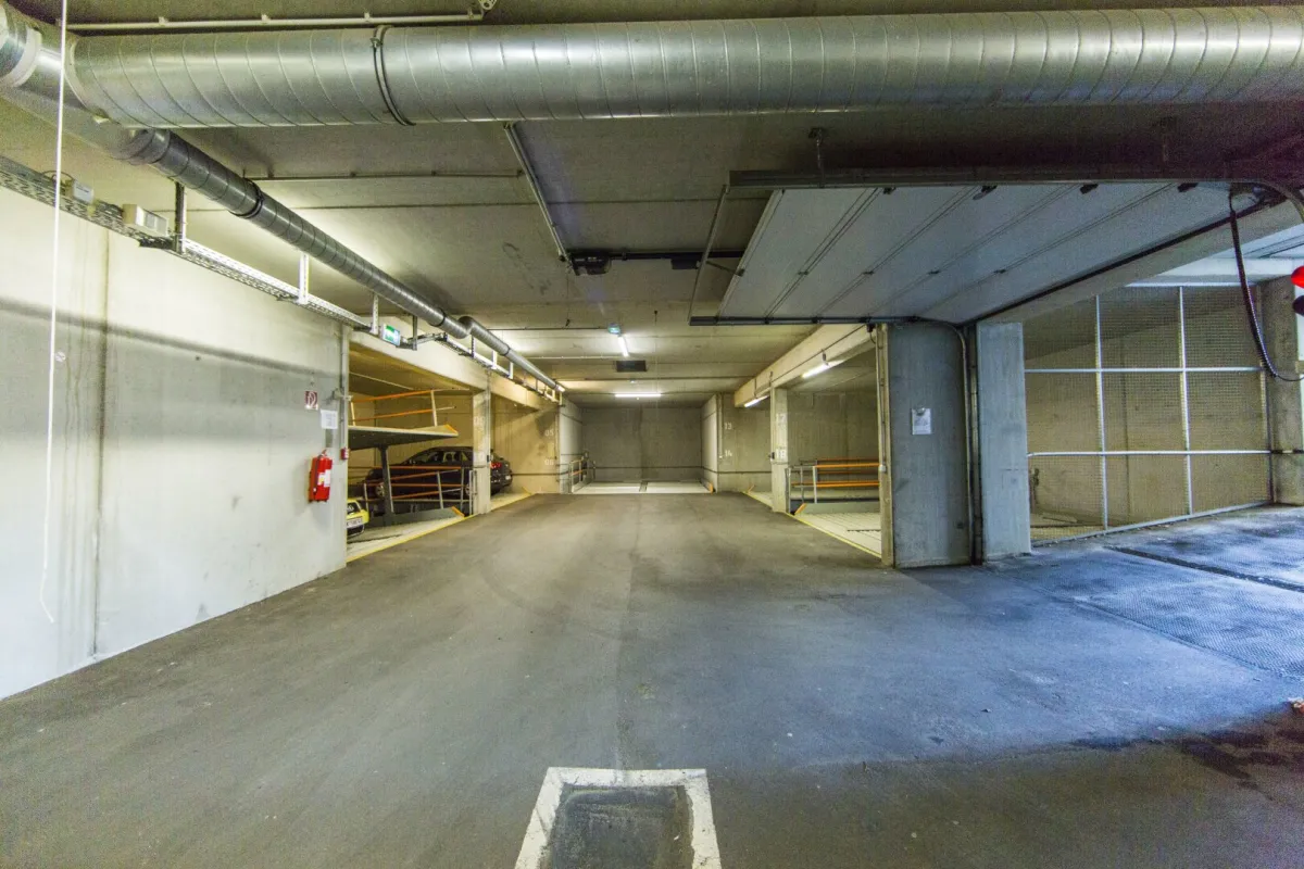 GARAGENSTELLPLÄTZE in 1180 Wien nahe AKH zu vermieten! - Bild 1
