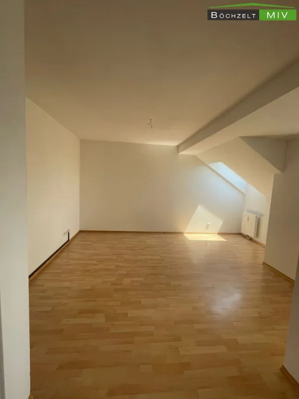 PROVISIONSFREI: Dachgeschosswohnung mit ca. 70,20 m² und möblierter Küche ++ FOHNSDORF ++ - Bild 1