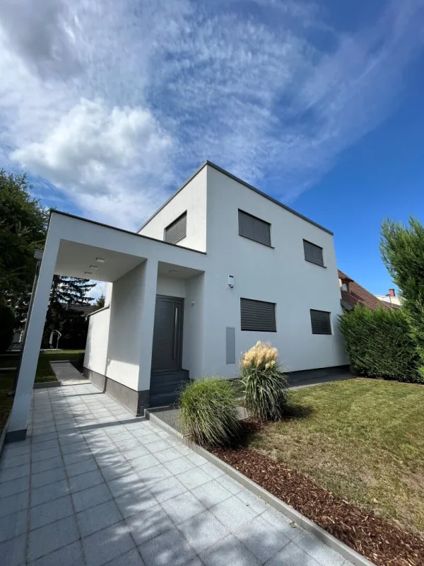 Moderne Neubauvilla mit Whirlpool im Herzen Wiener Neudorfs (Provisionsfrei) - Bild 1
