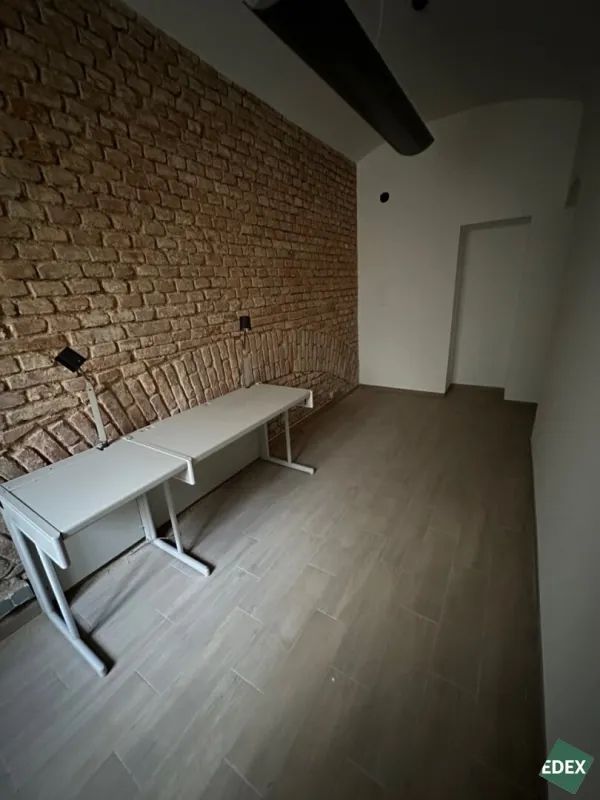 Helles Magazin im 15. Wiener Gemeindebezirk - Bild 1