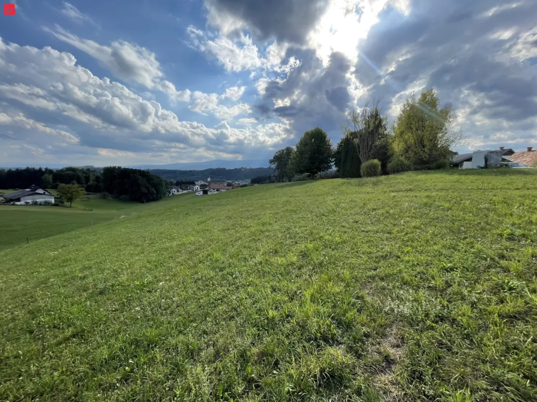 Ebener Baugrund mit attraktiver Aussicht - Bild 1