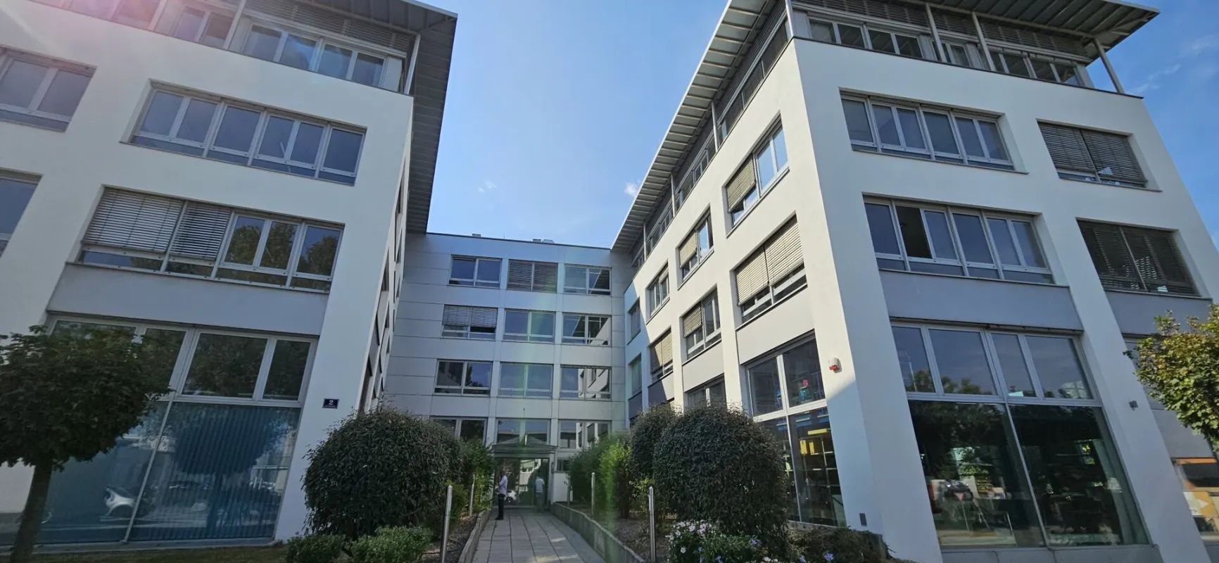 296m² Bürofläche im Concorde Business Park - Bild 1
