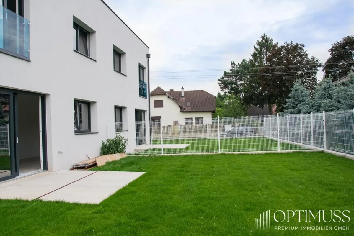 EXKLUSIVES ,MODERNES WOHNEN IM 4 ZIMMER  REIHENHAUS IN STRASSHOF AN DER NORDBAHN !!! - Bild 1