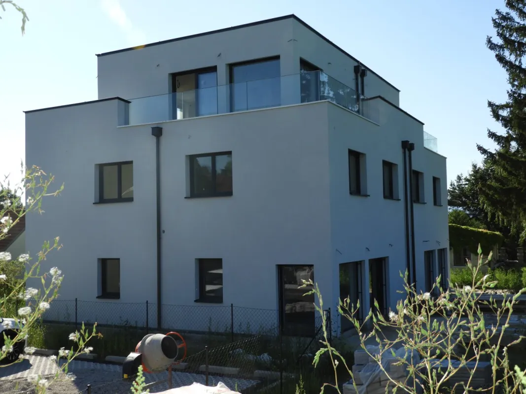 Wunderschöne Doppelhaushälfte PROVISIONSFREI! Mit 172m² Wfl., 5 Zi, Garten, Terrasse 2 Stellplätze in der Nähe von Wiener Neustadt - Bild 1